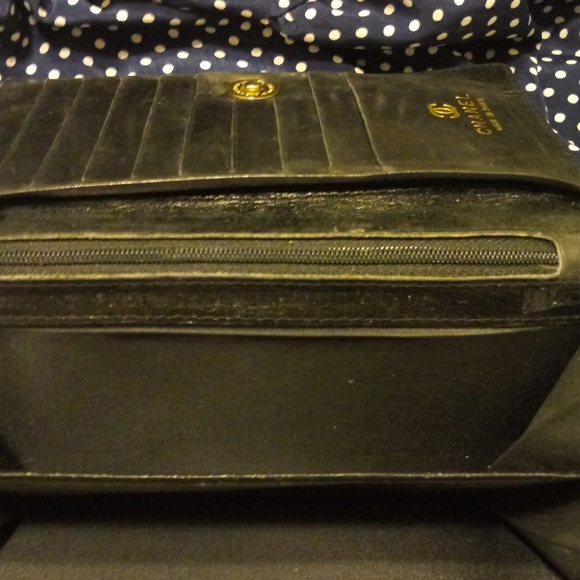 RARE VINTAGE CHANEL LAMBSKIN CLUTCH WALLET - Picture 5 of 6